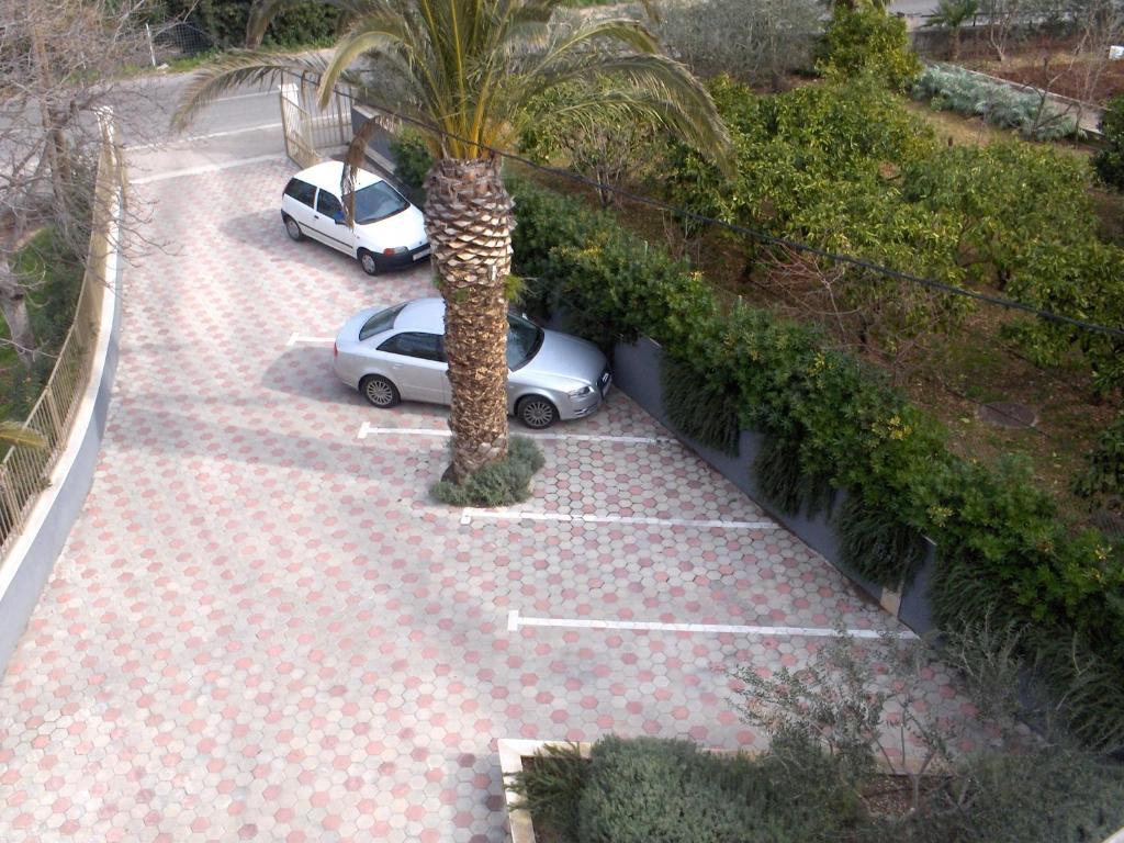 Apartments Okuka Split Exterior photo